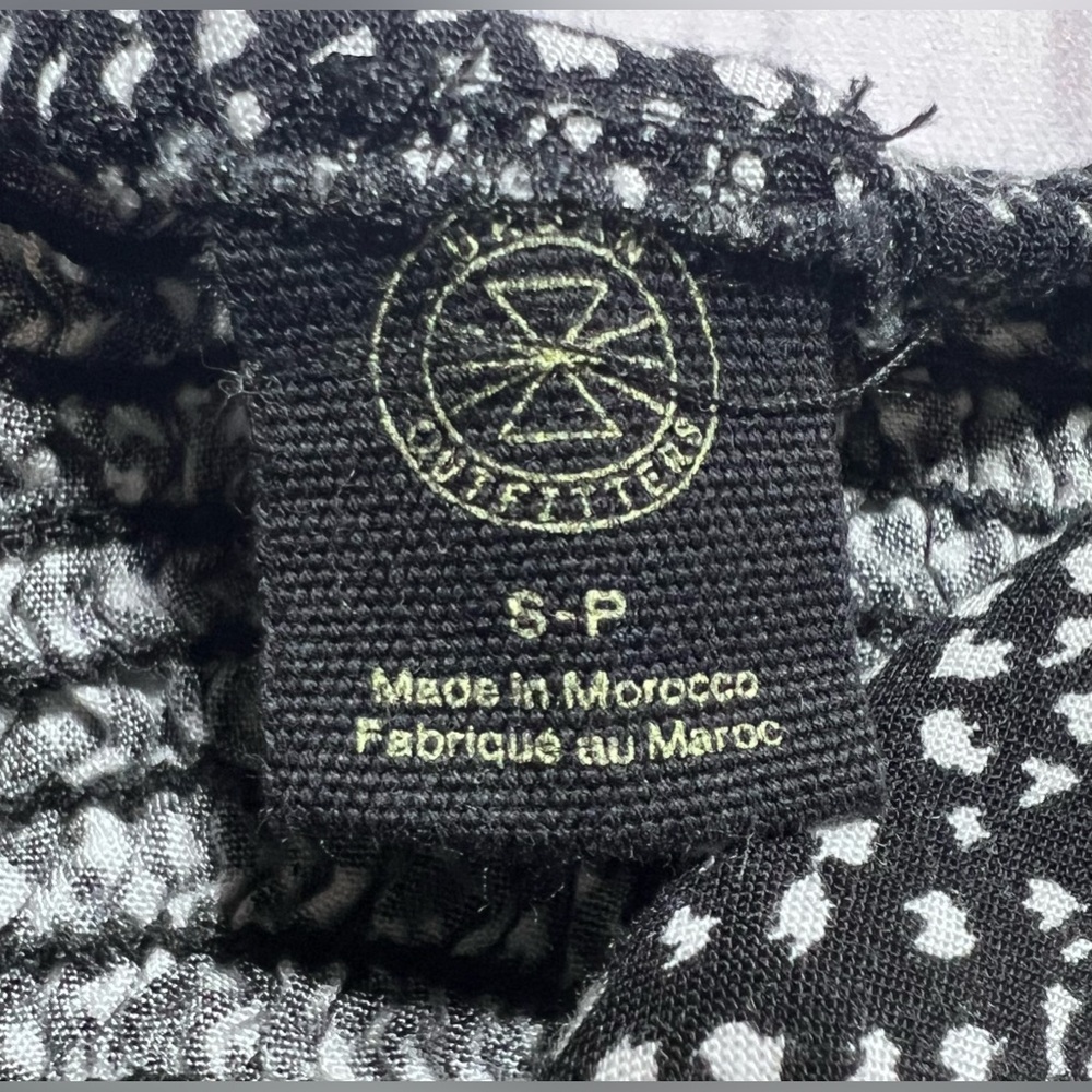 2/$20 Sale Urban Outfitters Milk Maid Twist Front Crop Top - Picture 4 of 5